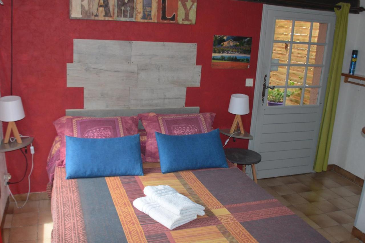 Mas Les Cigales Bed and Breakfast Roaix Eksteriør billede