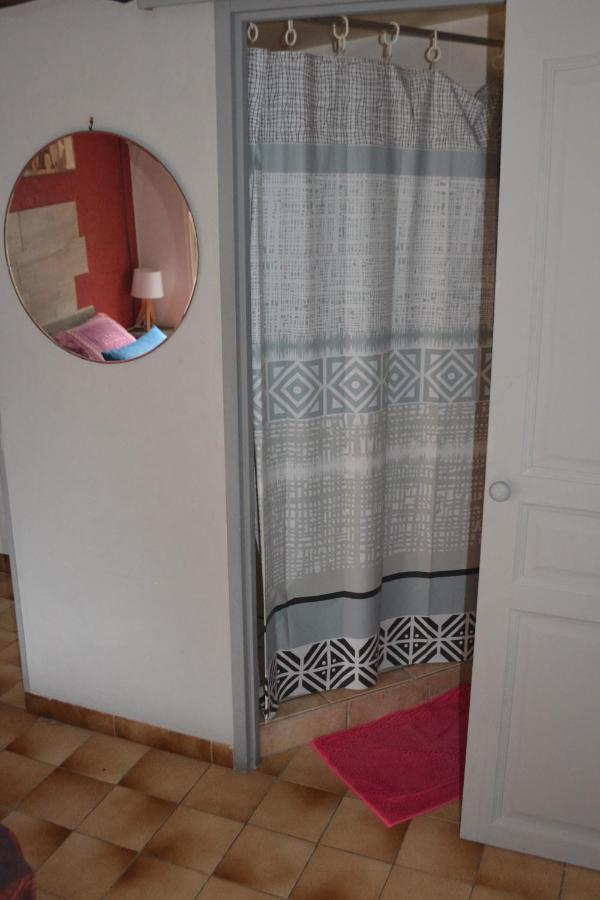 Mas Les Cigales Bed and Breakfast Roaix Eksteriør billede
